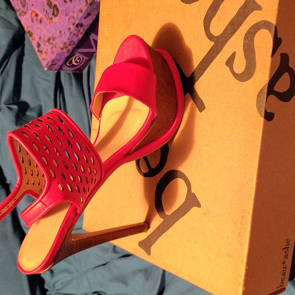 Shoe